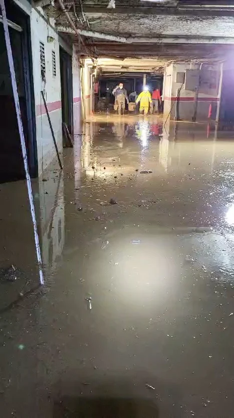 Esta es la situación que se han encontrado los miembros voluntarios de la Policía Local y Emergencias de Villanueva de la Cañada en Valencia. Están allí desde el lunes. Los detalles en la newsletter de mañana